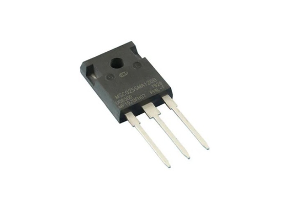CI Puce MSC015SMA070 Transistors Canal N 700V 131A 400W Trou traversant TO-247-3