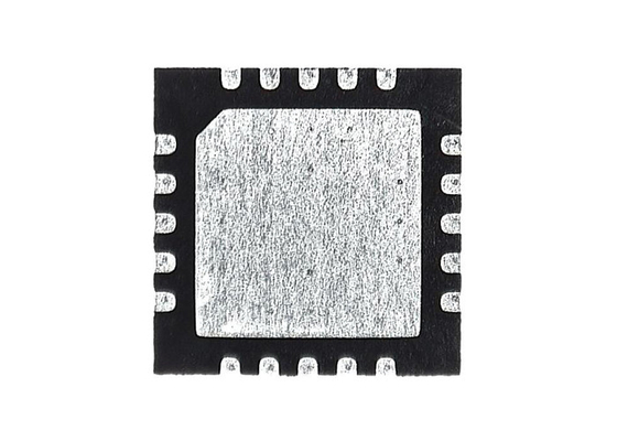 Commutateurs analogues d'Au delà-Le-rails du quadruple SPST de Chip MAX 14774ATP+ de circuit intégré
