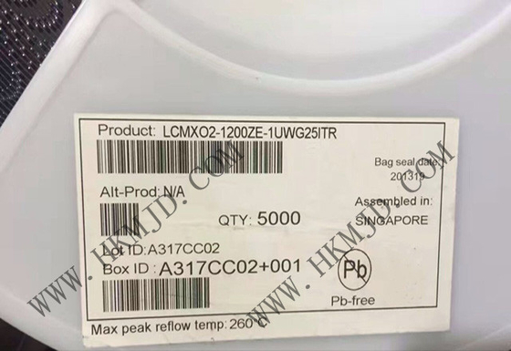 LCMXO2-1200ZE-1UWG25ITR 1280 LUTs 19 I/O MachXO2 Portes programmables sur le terrain