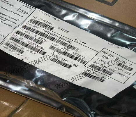 Réseau de porte programmable sur le terrain 10M16DAF484C8G 484FBGA MAX 10 FPGA Circuits intégrés 549kbit 450 MHz