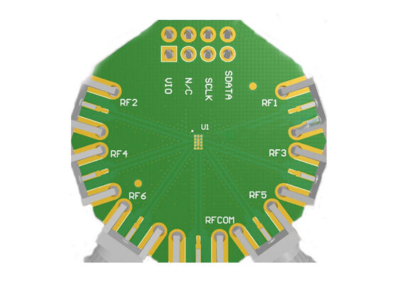 QPC8014QDK Solutions embarquées 6GHz SP6T Tableau d'évaluation des commutateurs pour les applications LTE