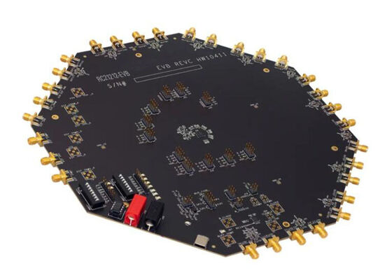 RC21212-EVB Carte d'évaluation du générateur d'horloge programmable AutoClock pour solutions embarquées