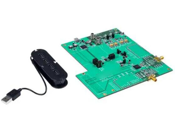 MAX5871EVKIT Solutions intégrées MAX5871 16 bits 5.9Gsps Conseil d'évaluation du convertisseur RF DAC