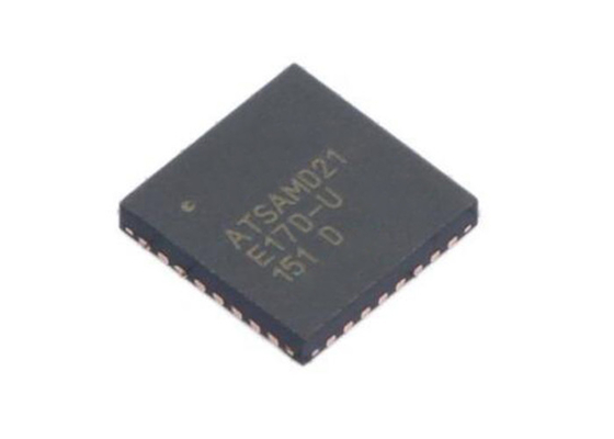 Basse puissance des microcontrôleurs IC QFN32 de puce de circuit intégré ATSAMD21E17D-MFT