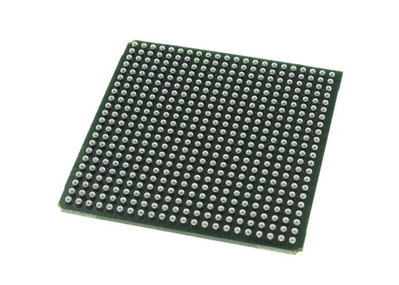 Puce de circuit intégré 450 MHz 10M16DAF484I7G réseau de portes programmable sur le terrain IC BGA484