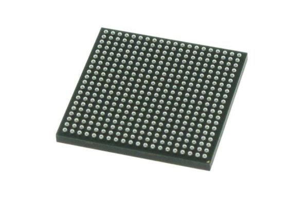 réseau prédiffusé programmable de champ de 450MHz FPGA LFMXO5-25-8BBG400I MachXO3 IC 400-CABGA