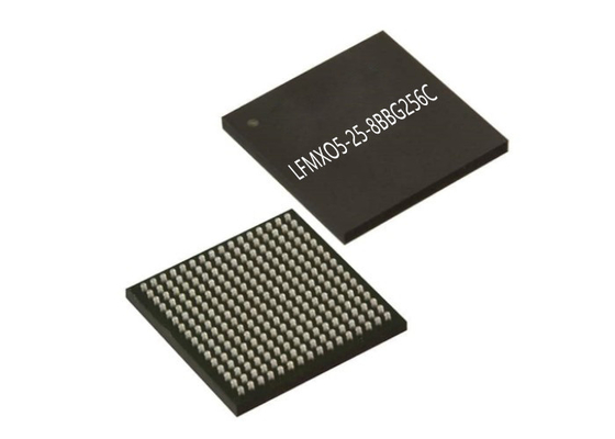 Logique programmable IC CABGA-256 de la puce LFMXO5-25-8BBG256C de circuit intégré de FPGA