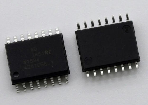 PCM monolithique DACs audio 16-SOIC de la puce AD1851RZ-J 16Bit de circuit intégré