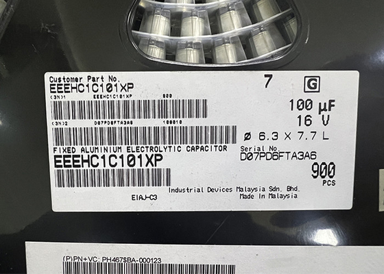 100uF puce en aluminium de circuit intégré des condensateurs électrolytiques EEEHC1C101XP SMD
