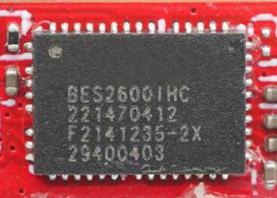 Le BES2600IHC-2X est équipé d' un MCU à deux cœurs, d' un SoC audio BT et d' un pack BGA.
