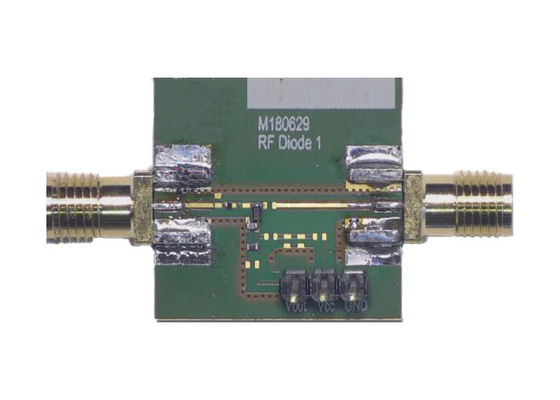 EVAL-BAT15-02EL Carte d'évaluation pour circuits de détection de puissance RF de solutions embarquées