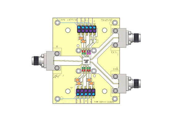 QPM1002EVB1 Solutions intégrées de 8,5 GHz à 10,5 GHz Conseil d'évaluation de l'extrémité frontale RF