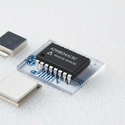 ADN8834ACBZ puce de circuit intégré 1.5A Contrôleur TEC de courant de sortie pour contrôle de refroidisseur thermoélectrique avec tension d'alimentation 2,7V ~ 5,5V