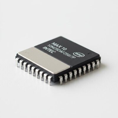 MAX 10 FPGA 10M25DAF256I7P Réseau Logique Programmable sur Site Puce Logique Programmable
