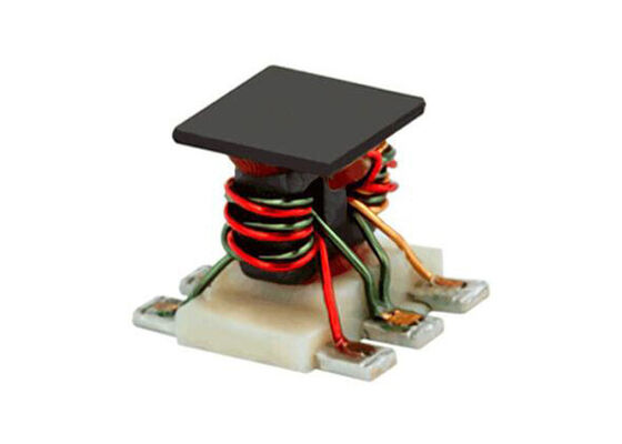 TCM2-672AX Module de communication sans fil de 1500 MHz à 6700 MHz Transformateur RF à monture de surface à faible perte d'insertion