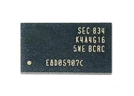 Puce IC de mémoire DDR4 SDRAM 4Gb K4A4G165WE-BCRC avec débit de données de 2400 Mbps dans le paquet FBGA-96