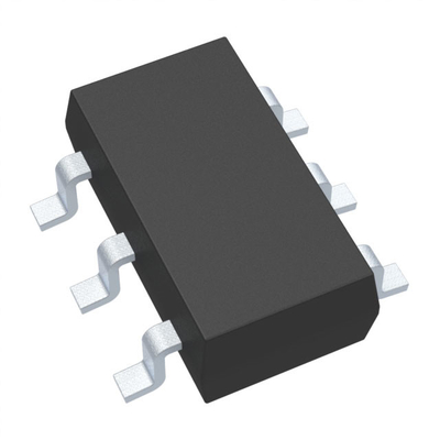 Puce de circuit intégré MCP3421A0T-E/CH à canal unique à faible bruit 18 bits ADC