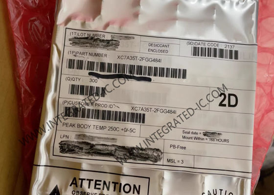 Le système est équipé d'un système d'exploitation qui permet d'exploiter des systèmes de gestion des données.