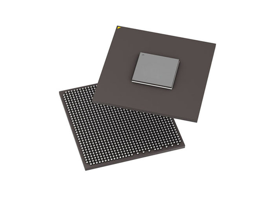 PM8072B1-F3EI Circuit intégré - Puce à haute intégration, contrôleur de protocole SAS/SATA Tachyon 12 Gbit/s